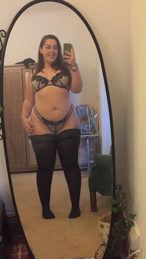 Caderas anchas de las mujeres 308
 #106248875