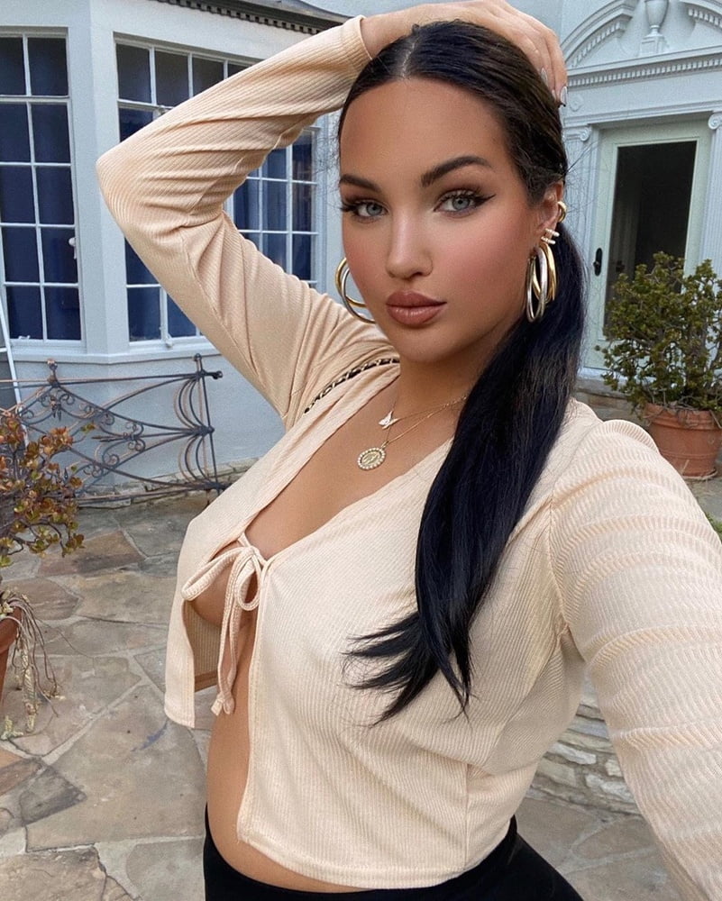 Natalie halcro
 #96294898