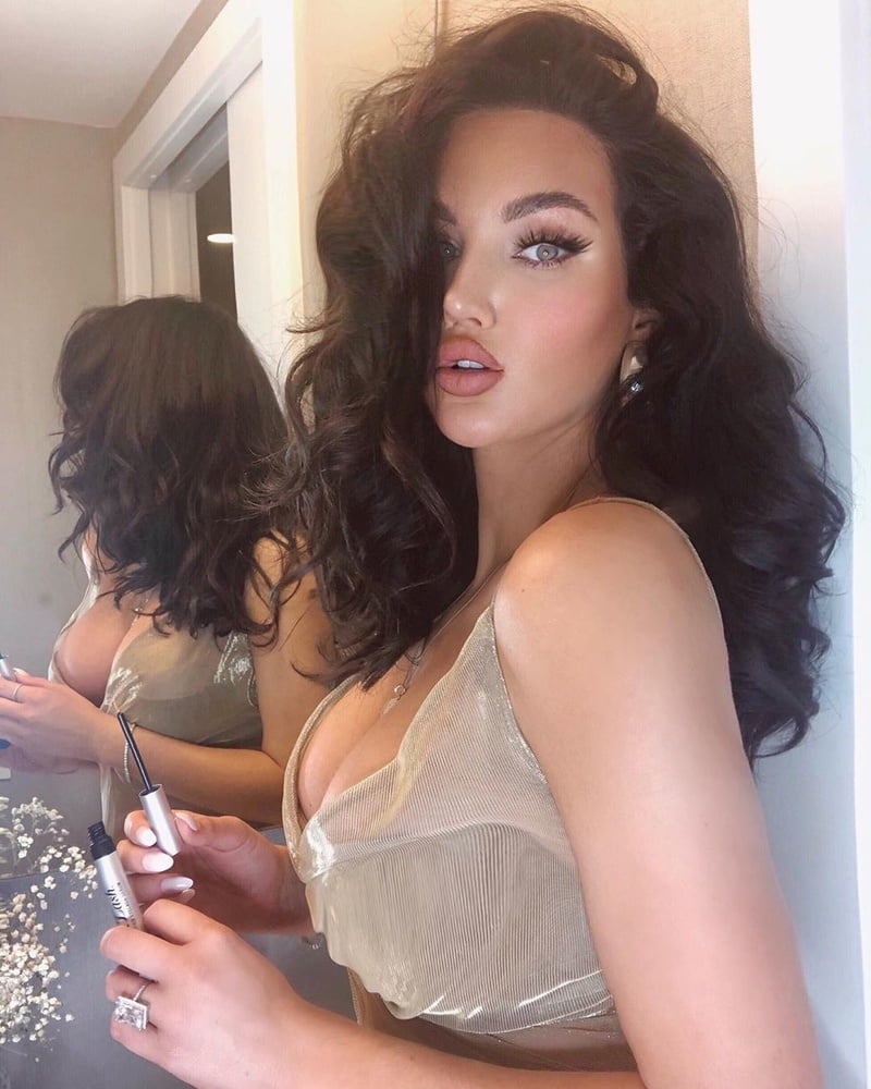 Natalie halcro
 #96294942