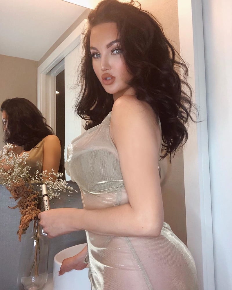 Natalie halcro
 #96294945