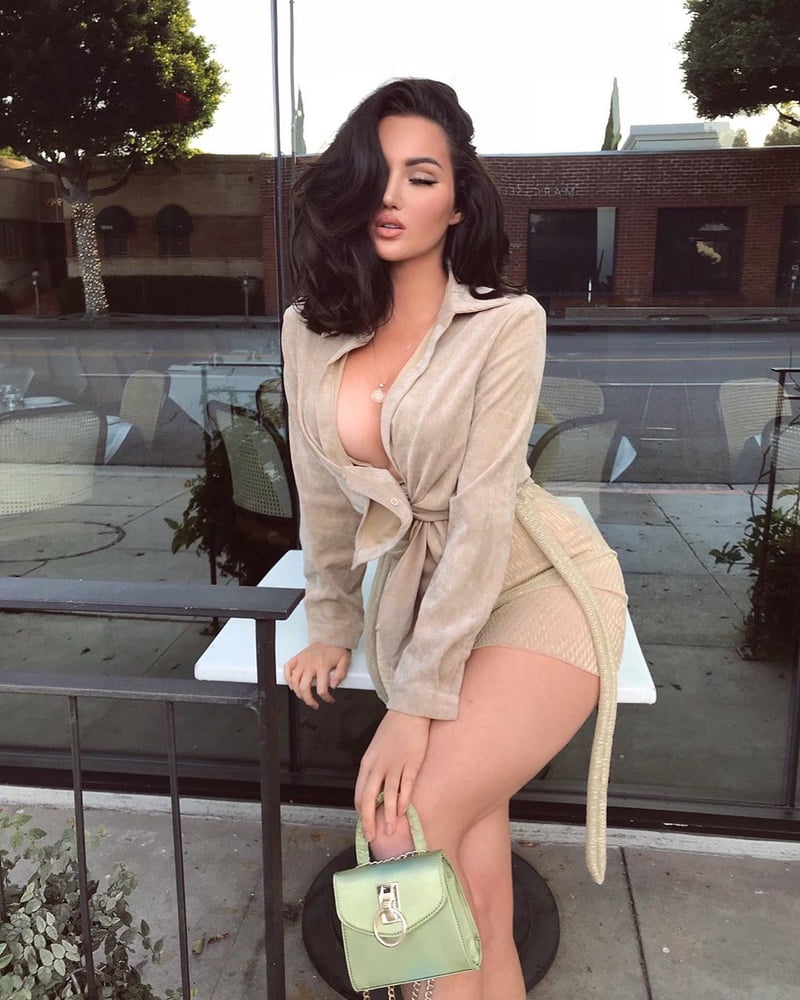 Natalie halcro
 #96294981