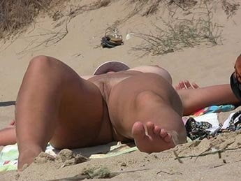 Nudiste & sexe sur la plage
 #92834226