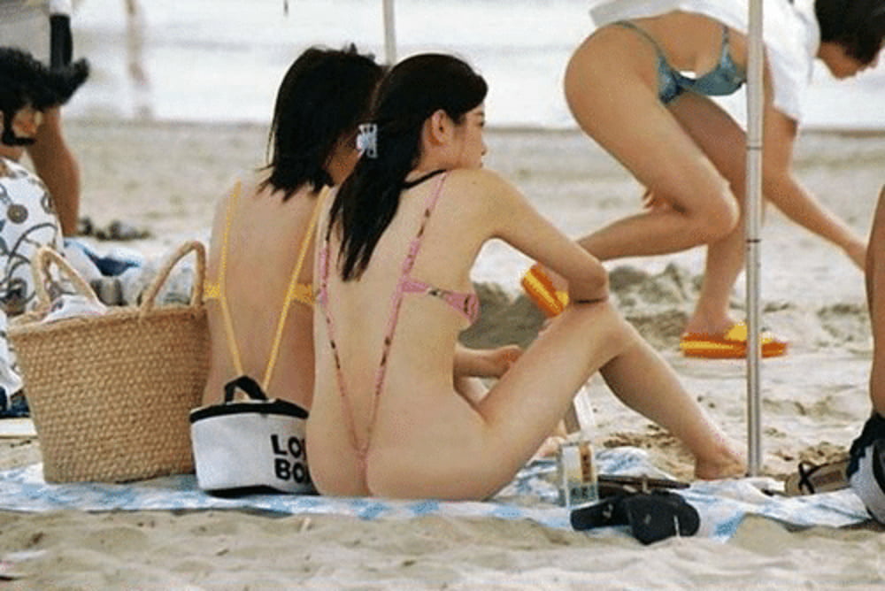 Nudiste & sexe sur la plage
 #92835122