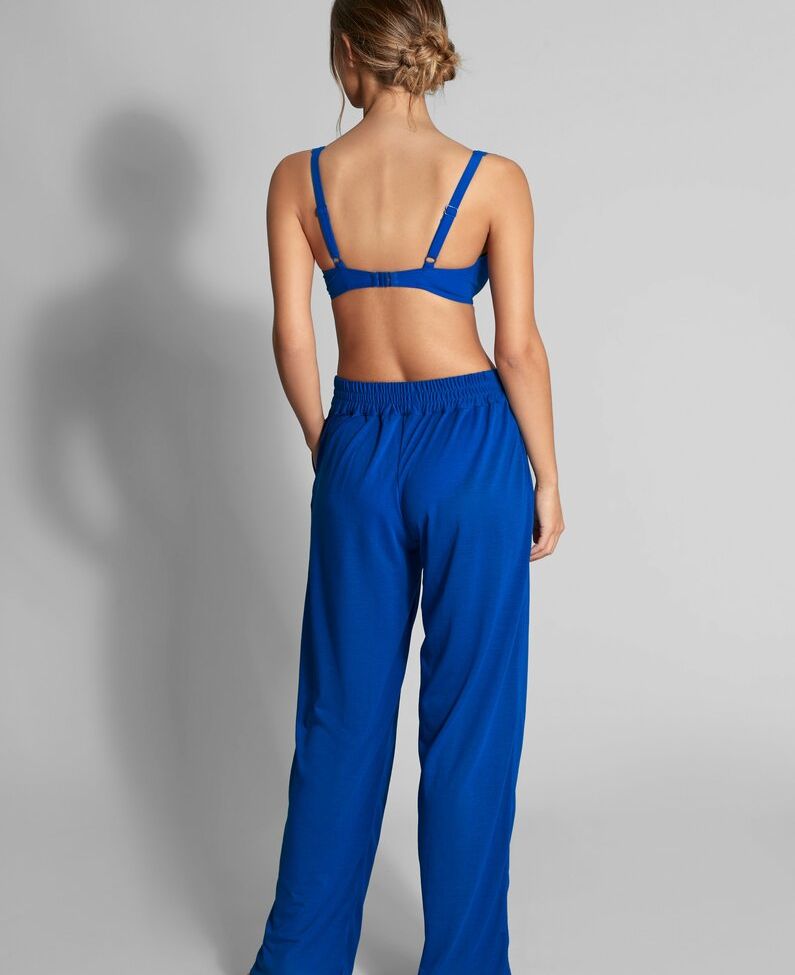 Nicola Cavanis desnuda #108015250