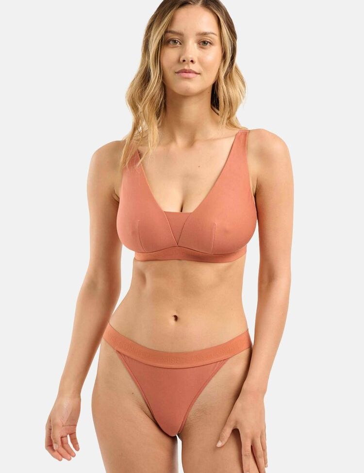 Nicola Cavanis desnuda #108015323