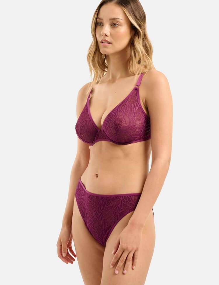 Nicola Cavanis desnuda #108015330