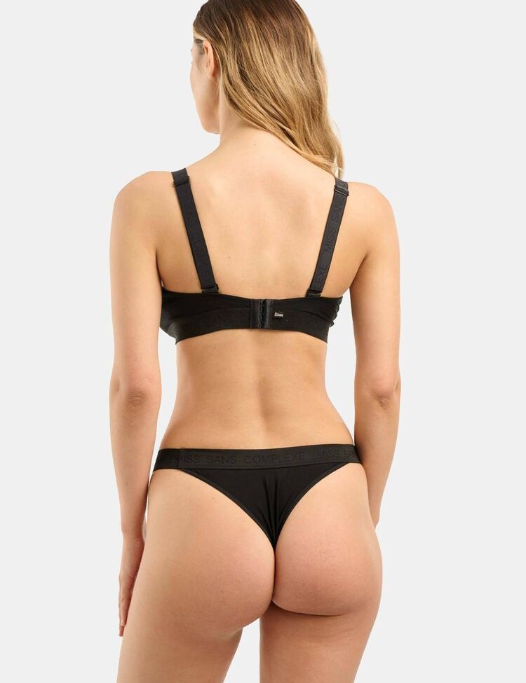 Nicola Cavanis desnuda #108015335