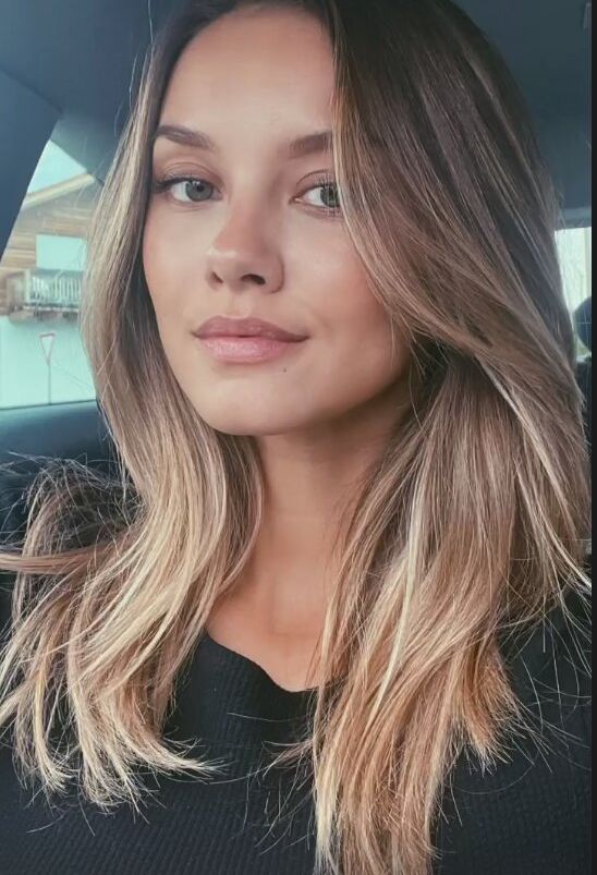 Nicola Cavanis desnuda #108015515