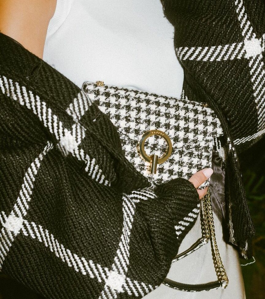 Nicola Cavanis desnuda #108015534