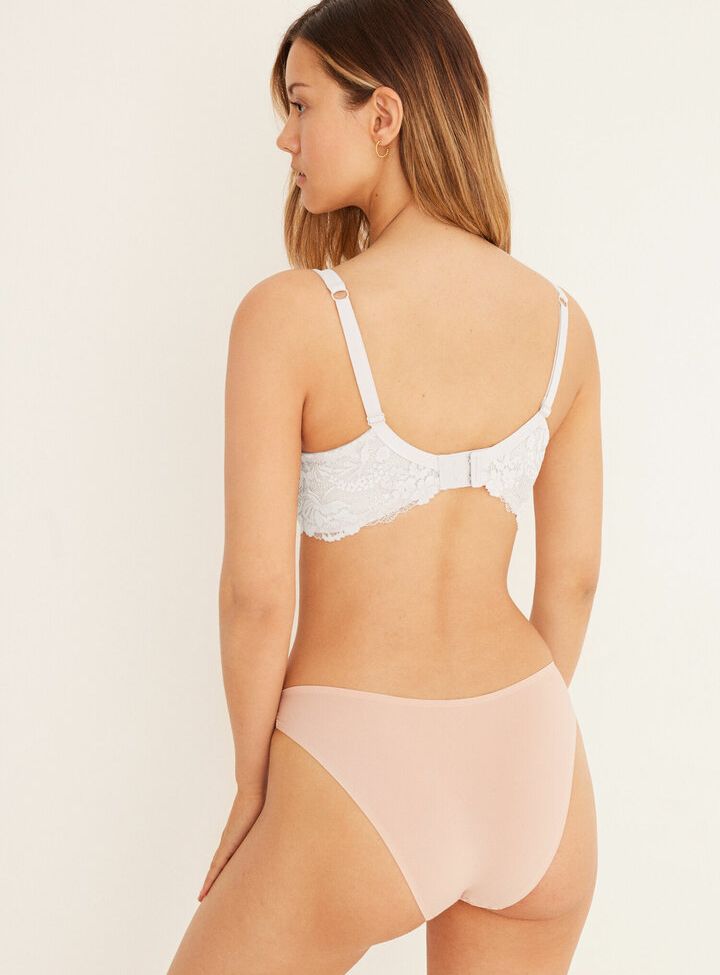 Nicola Cavanis desnuda #108015628