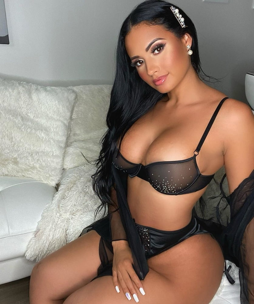 Yineth Moreno, heiß oder nicht?
 #89510125