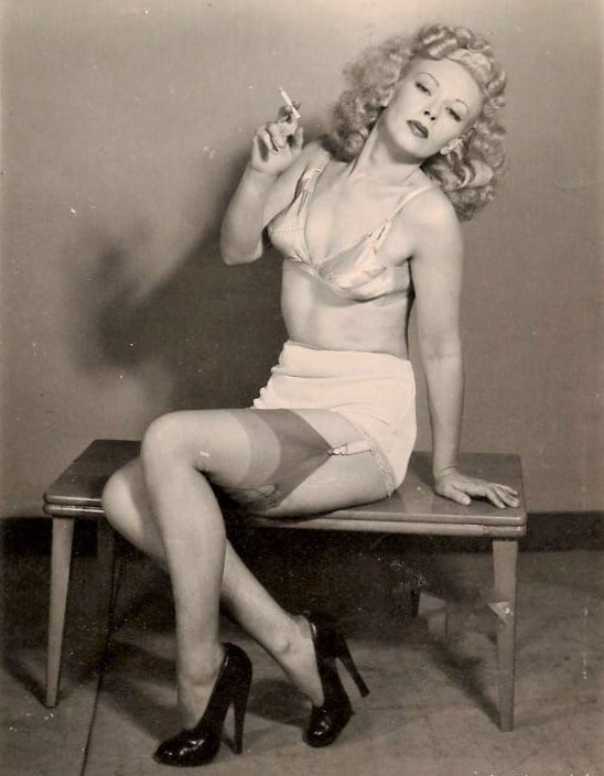 Joan rydell , modelo vintage
 #98404056