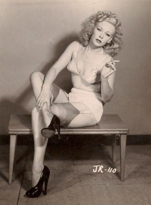Joan rydell , modelo vintage
 #98404357