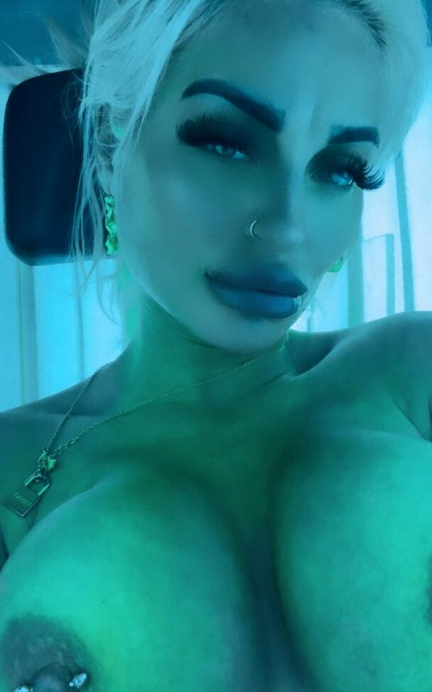 Cole97x desnuda #107862753