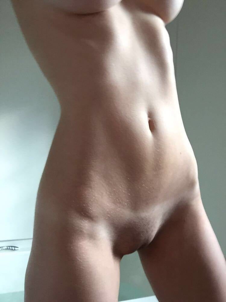 more amateur model #100612736
