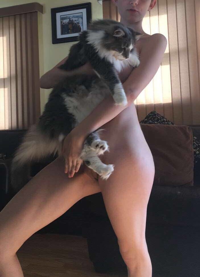 more amateur model #100613367