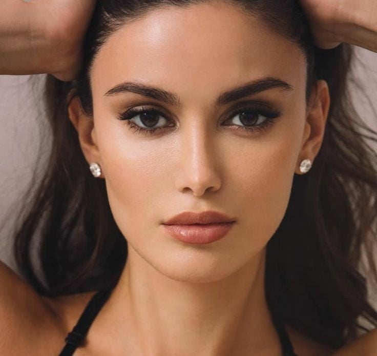 Amazing eyes 12 #96607520