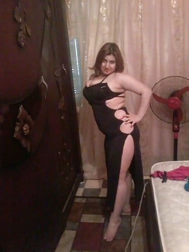 アラブの成熟したヒジャブ売春婦の巨乳と巨尻の淫乱bbw milf
 #81681090