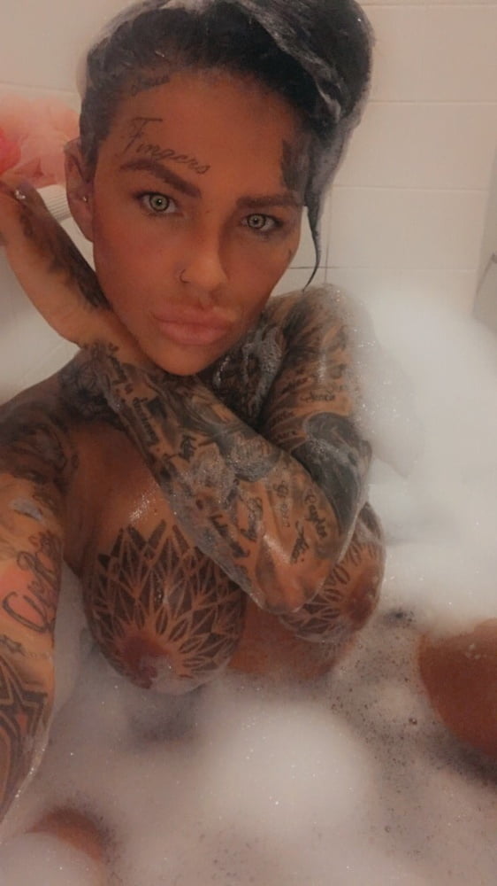 Slag From Wales, for you to wank over #80096050