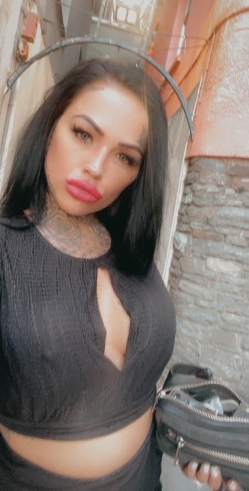 Slag From Wales, for you to wank over #80096065