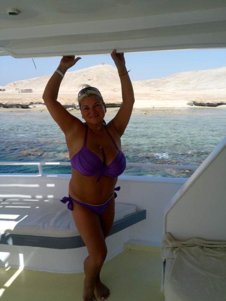 Tetas gigantes maduras
 #91531704