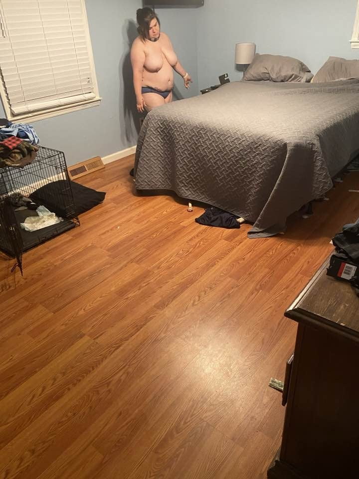 Esposas vistiendo 2
 #90244101