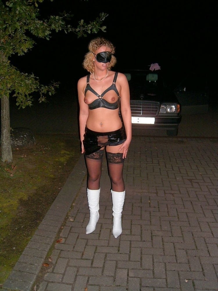 Nice 1584 (girls with Mercs) #101498013