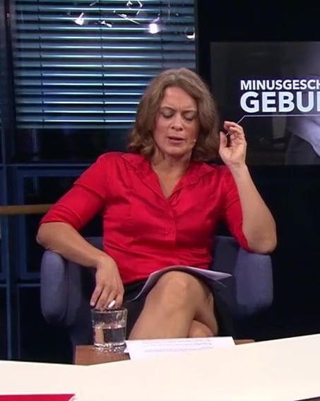 ドイツのテレビ番組の乳首アンニャ・ハイデ
 #93920368