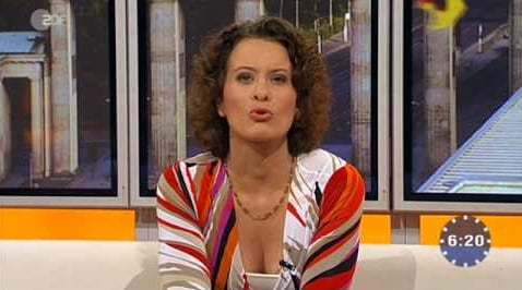 ドイツのテレビ番組の乳首アンニャ・ハイデ
 #93920995