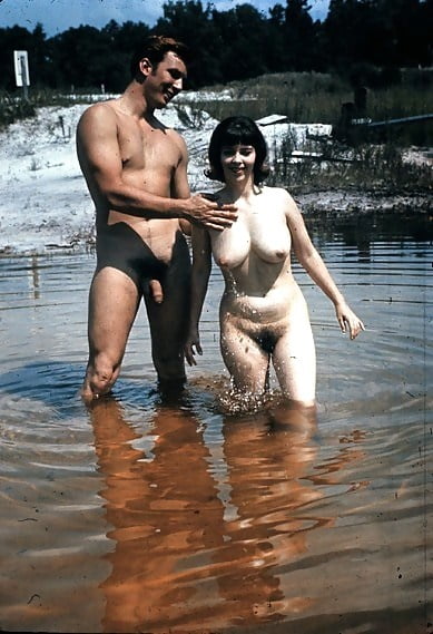 Vintage Nudist Paare in Farbe
 #81676022