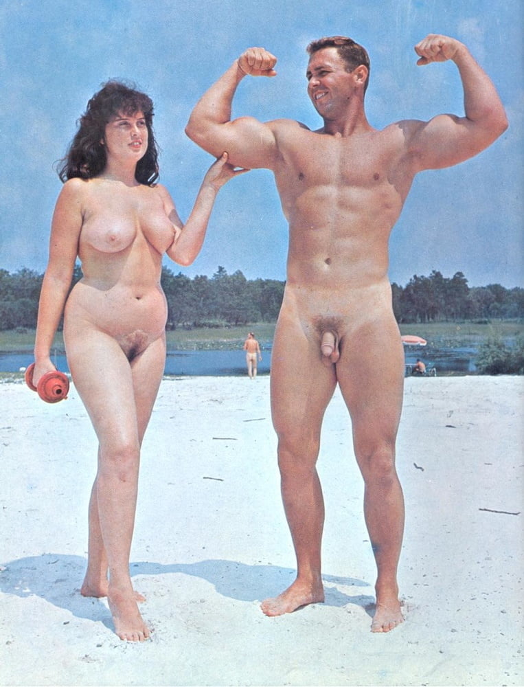 Vintage Nudist Paare in Farbe
 #81676031