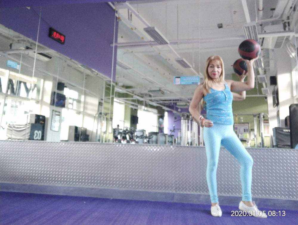 Bianca marcos - rubia madura modelo de fitness en el gimnasio
 #103118260