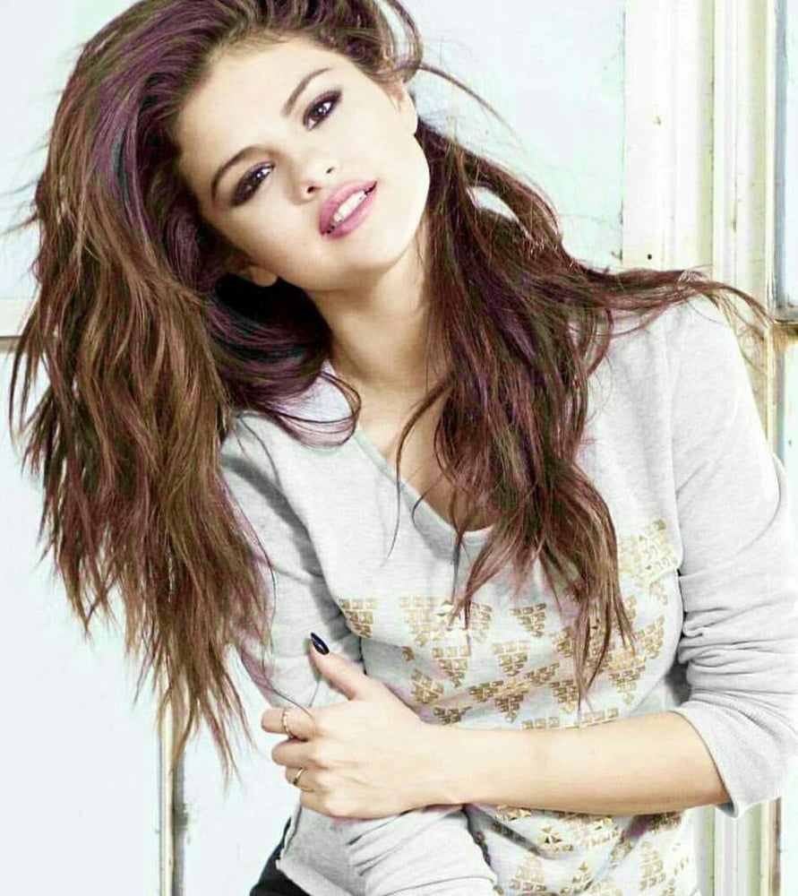 Selena Gomez #90572420
