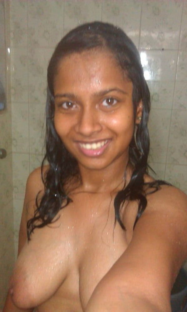 Desi collage ragazza nisha nuda
 #80624680