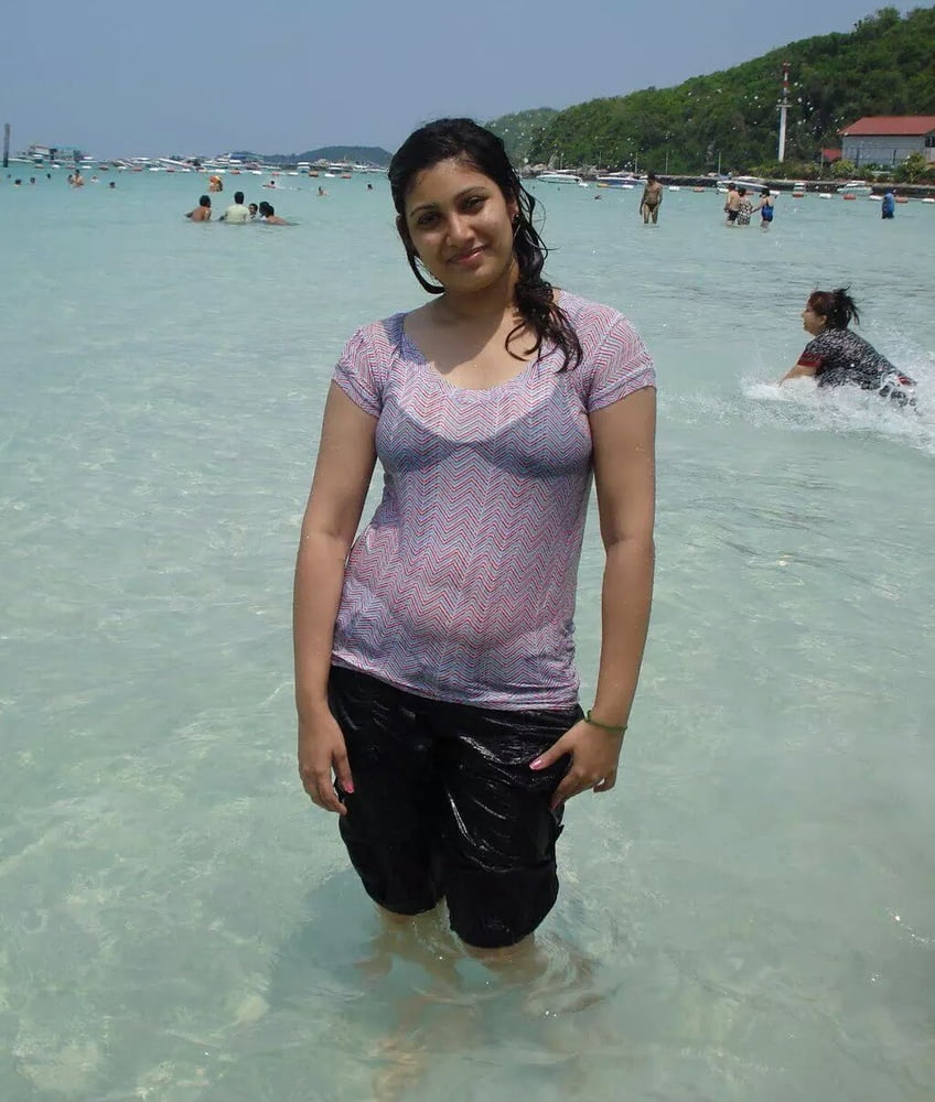 Sexy Beach Girl Porn Pics photo