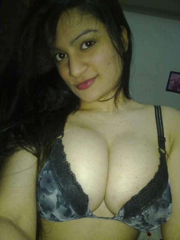 INDIAN HOT DESI WIFE LEAKED NUDES 2020 #96012924