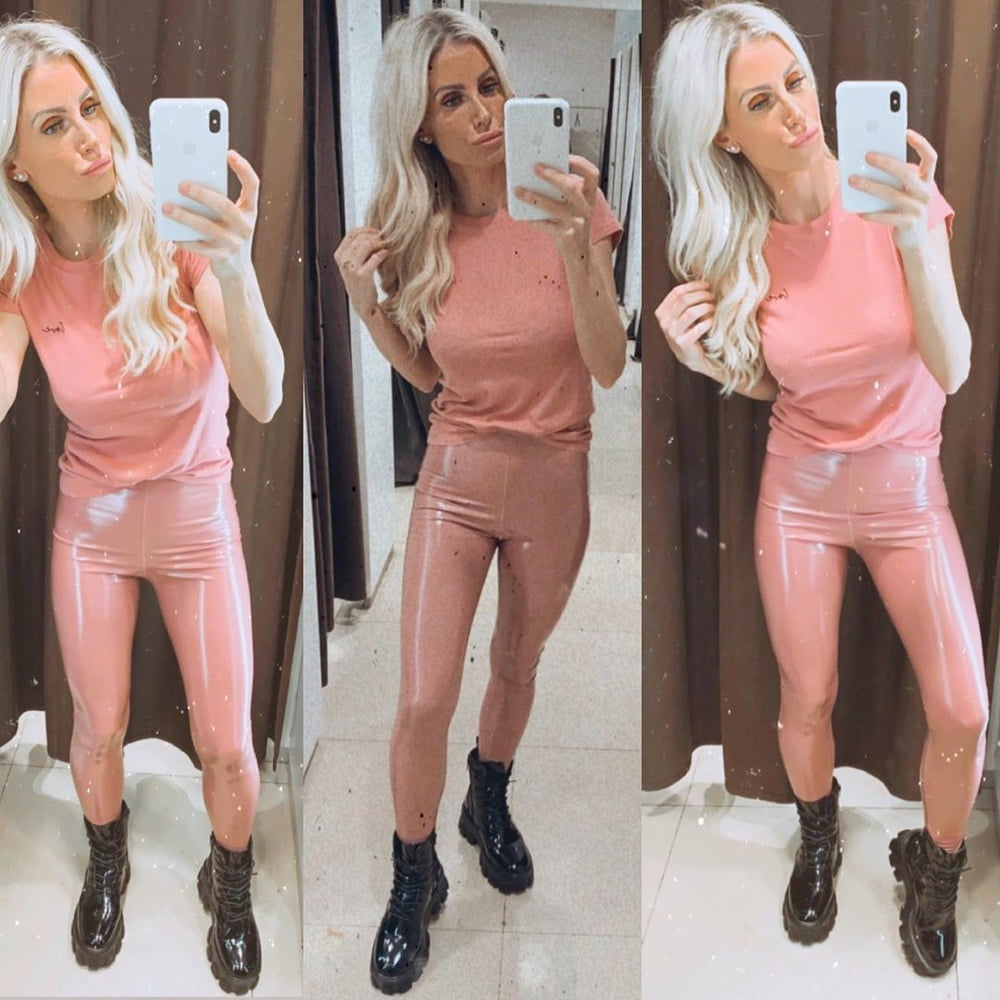 Mariaelondon en pvc
 #104087865