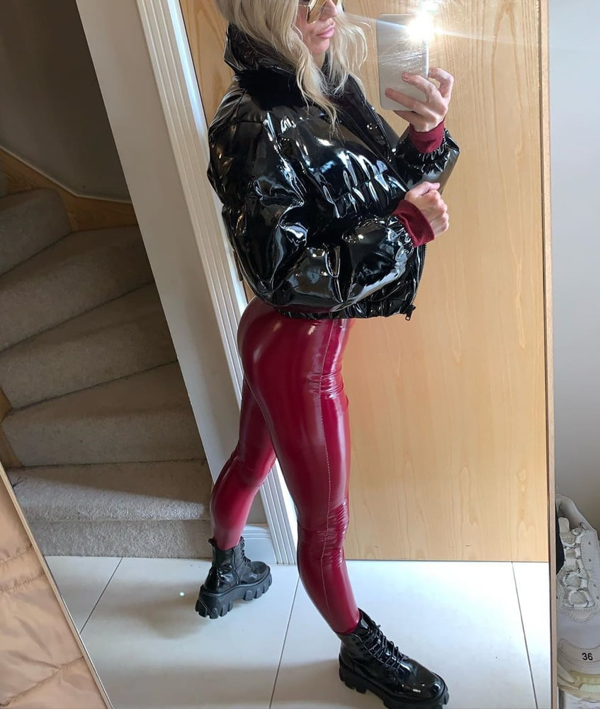 Mariaelondon en pvc
 #104087913