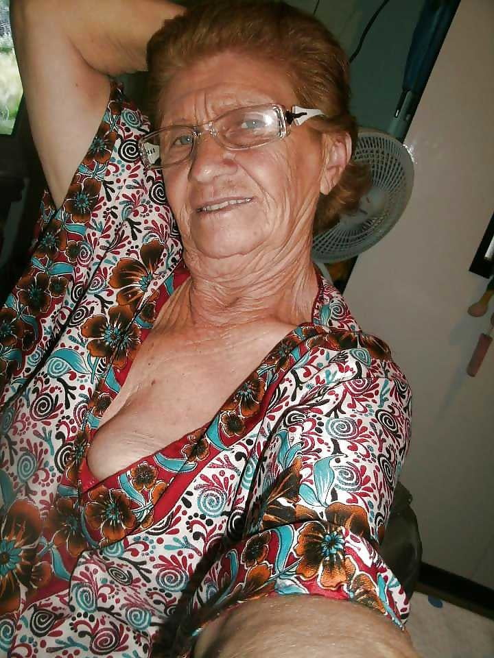 Las abuelas son las mejores amigas
 #95871118