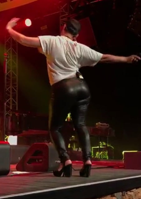 Nelly Furtado's massive booty
 #97255747