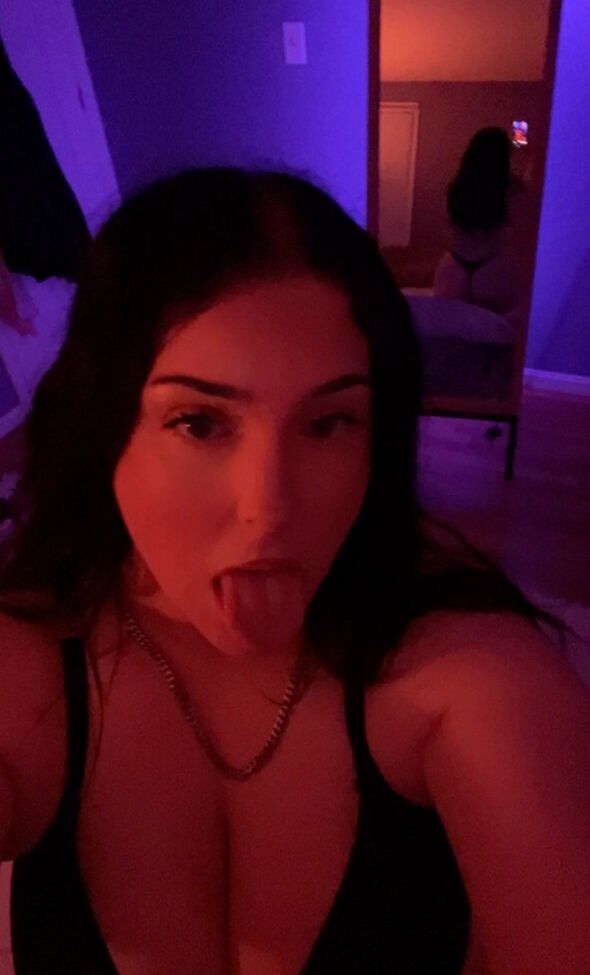 Angelinuhz nackt #108045529