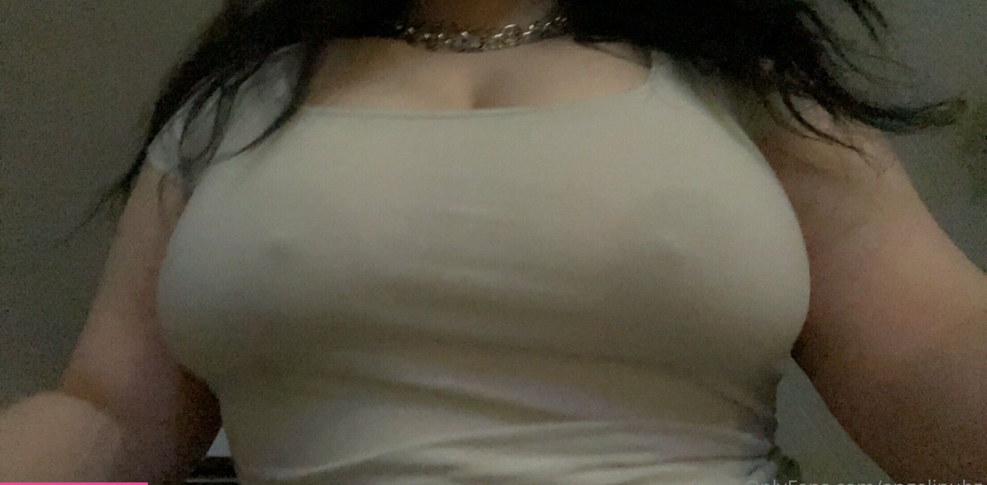Angelinuhz nackt #108045551