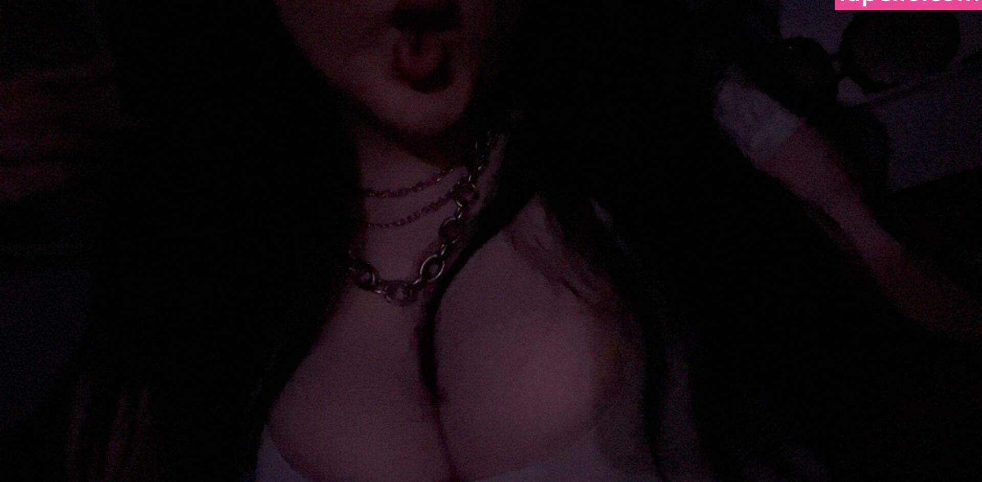 Angelinuhz nackt #108045553