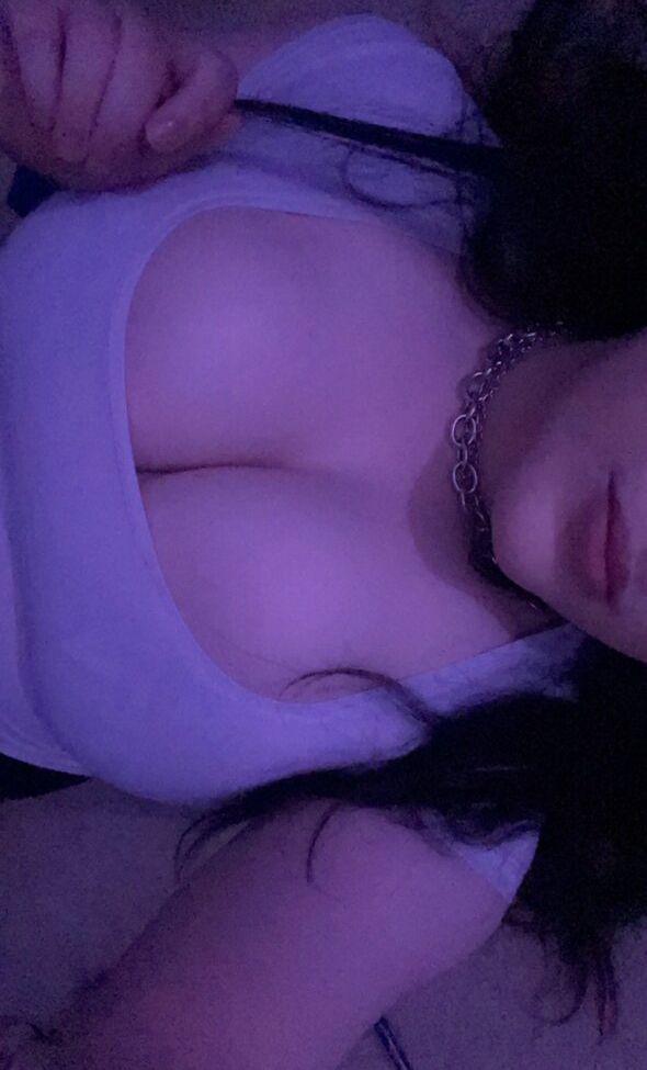 Angelinuhz nackt #108045565