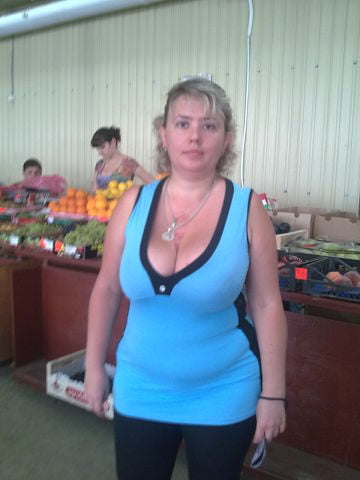 Femme russe aux gros seins 3660
 #97832075