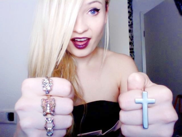 Kim petras perfection.
 #105222420