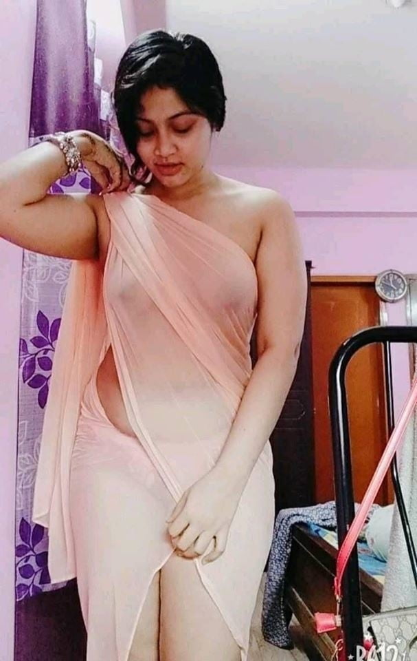 Indian saree 2 (tetas, semidesnudo)
 #89904951