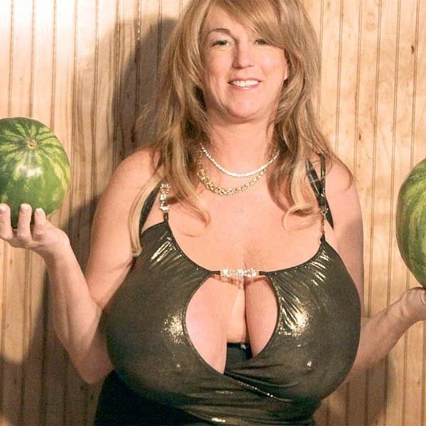 Busty Herz aka susan sykes
 #102075466