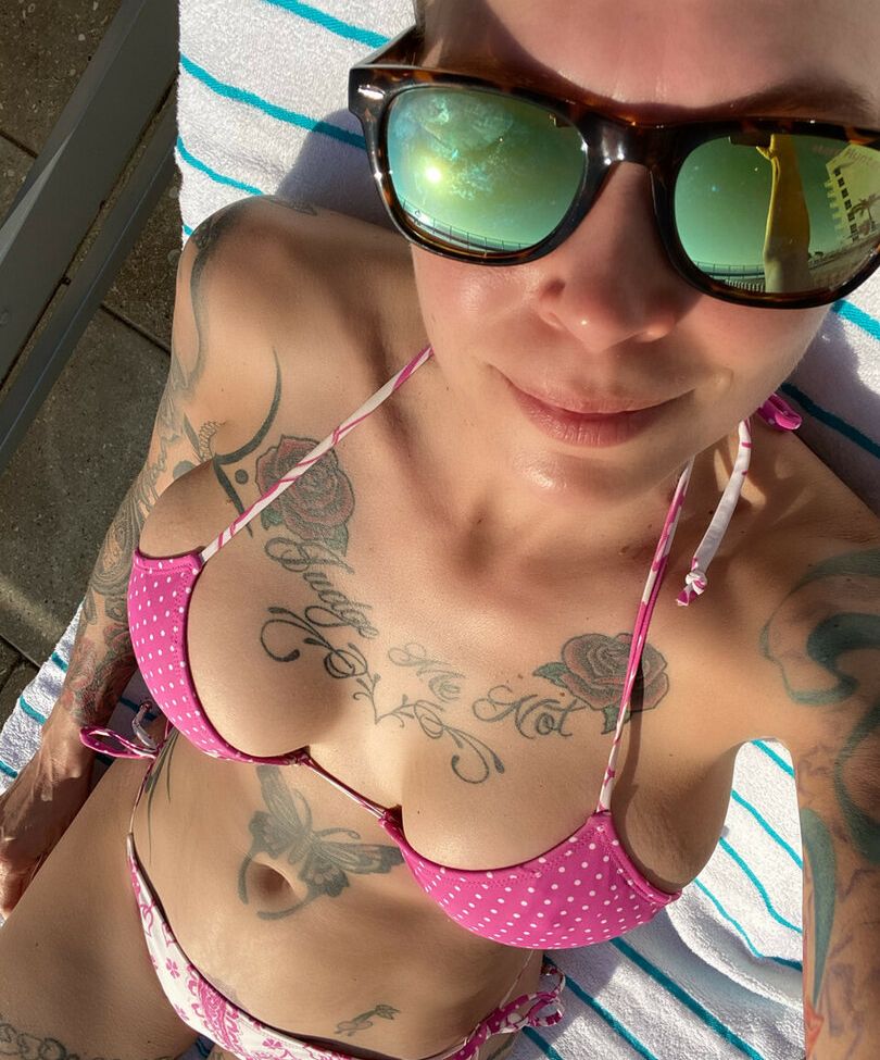 Anna Bell Peaks nackt #108219540