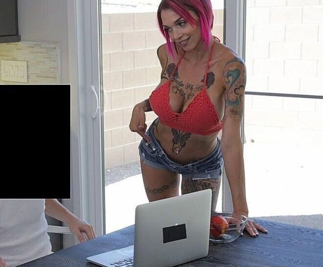 Anna Bell Peaks nackt #108219699